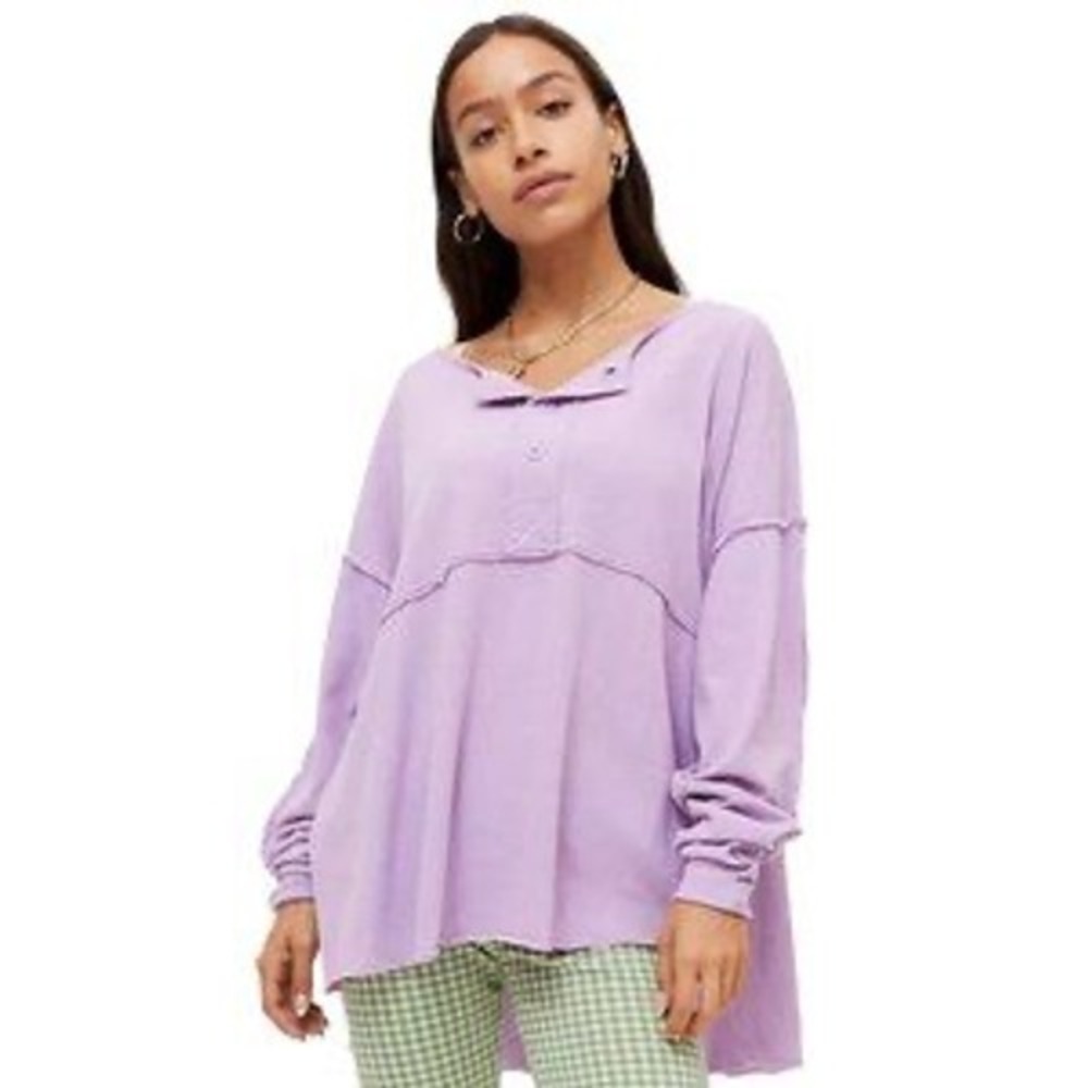 Urban Outfitters Lavender Purple Henley Long Sleeve Raw Hem Top Size Small